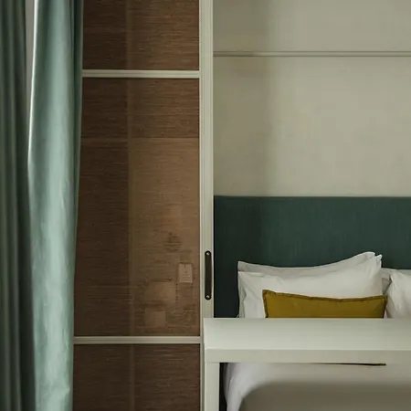 Hoy - Yoga Hotel Paris