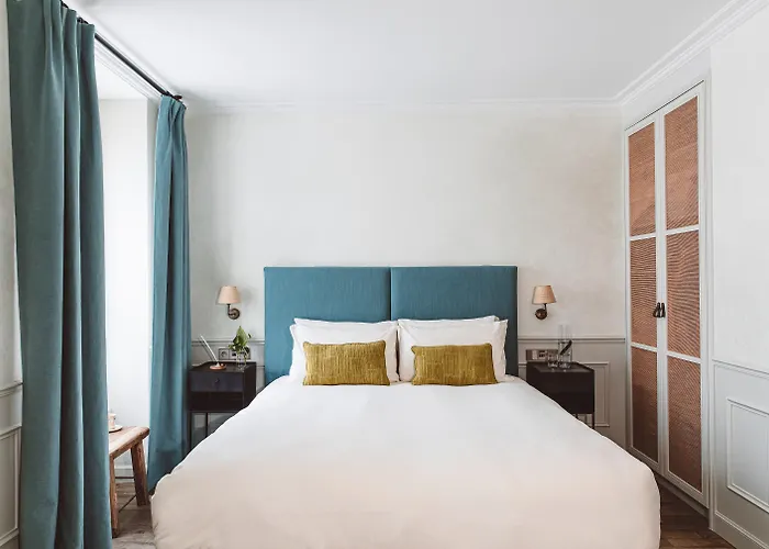 Hoy - Yoga Hotell Paris