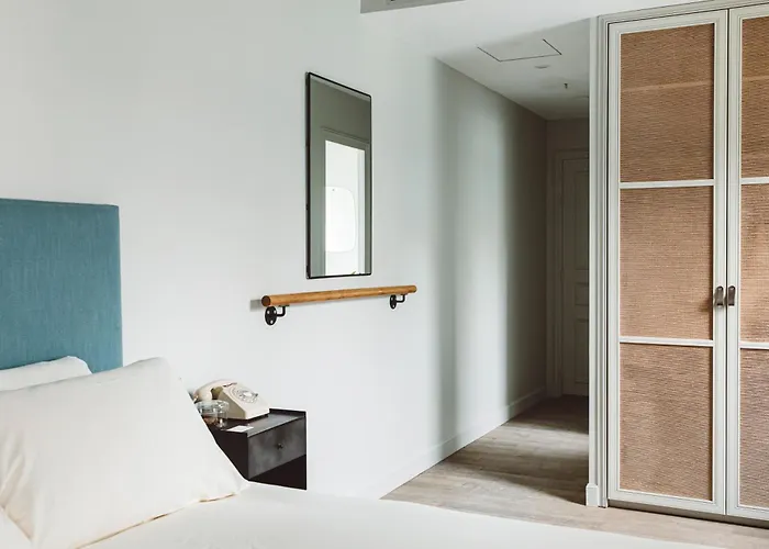 Hoy - Yoga Hotell Paris